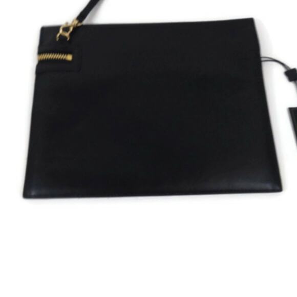 BCBG penelope wristlet NWT - Picture 5 of 5